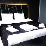 Lions Hotel *